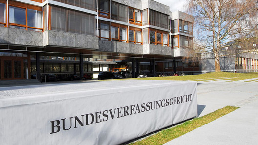 Fassade und Schriftzug Bundesverfassungsgericht